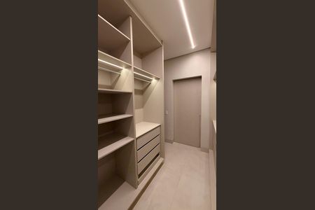 Casa à venda com 248m², 4 quartos e 4 vagas Casa à venda com 248m², 4 quartos e 4 vagasCloset da suíte 1