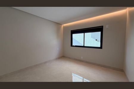 Casa à venda com 248m², 4 quartos e 4 vagas Casa à venda com 248m², 4 quartos e 4 vagasSuíte 3