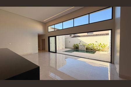 Casa à venda com 248m², 4 quartos e 4 vagas Casa à venda com 248m², 4 quartos e 4 vagasSala de Jantar