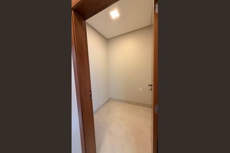 Casa à venda com 248m², 4 quartos e 4 vagas Casa à venda com 248m², 4 quartos e 4 vagasDespensa