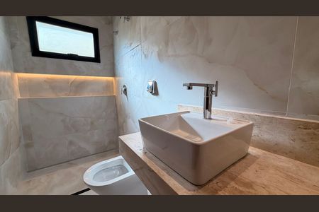 Casa à venda com 248m², 4 quartos e 4 vagas Casa à venda com 248m², 4 quartos e 4 vagasBanheiro da Suíte 2