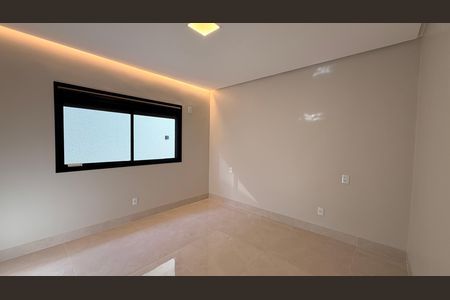 Casa à venda com 248m², 4 quartos e 4 vagas Casa à venda com 248m², 4 quartos e 4 vagasSuíte 2