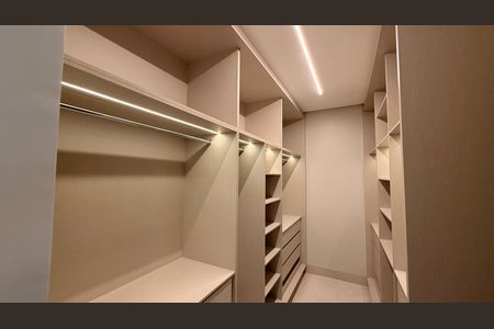 Casa à venda com 248m², 4 quartos e 4 vagas Casa à venda com 248m², 4 quartos e 4 vagasCloset da suíte 1