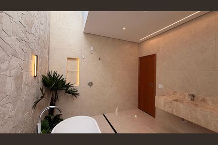 Casa à venda com 248m², 4 quartos e 4 vagas Casa à venda com 248m², 4 quartos e 4 vagasBanheiro da Suíte 1