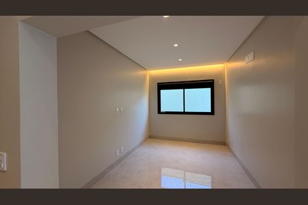 Casa à venda com 248m², 4 quartos e 4 vagas Casa à venda com 248m², 4 quartos e 4 vagasSala de TV