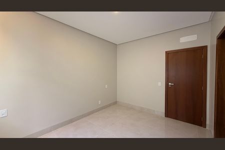 Casa à venda com 248m², 4 quartos e 4 vagas Casa à venda com 248m², 4 quartos e 4 vagasSuíte 4