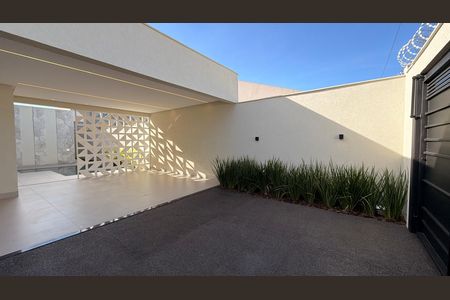 Casa à venda com 248m², 4 quartos e 4 vagas Casa à venda com 248m², 4 quartos e 4 vagasGaragem
