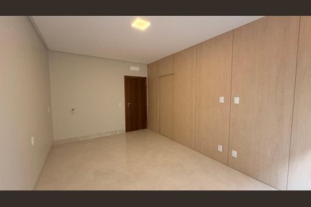 Casa à venda com 248m², 4 quartos e 4 vagas Casa à venda com 248m², 4 quartos e 4 vagasSuíte 1