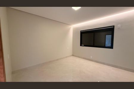 Casa à venda com 248m², 4 quartos e 4 vagas Casa à venda com 248m², 4 quartos e 4 vagasSuíte 3