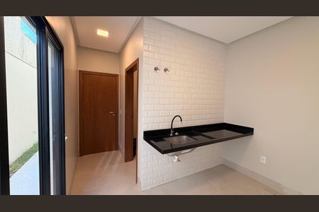 Casa à venda com 248m², 4 quartos e 4 vagas Casa à venda com 248m², 4 quartos e 4 vagasÁrea de Serviço