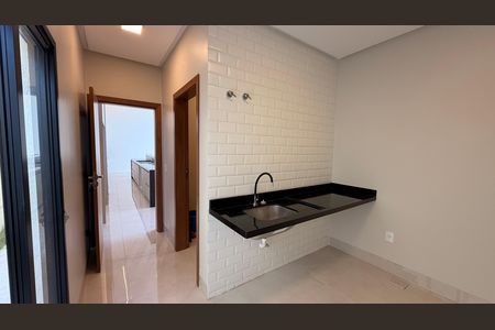 Casa à venda com 248m², 4 quartos e 4 vagas Casa à venda com 248m², 4 quartos e 4 vagasÁrea de Serviço