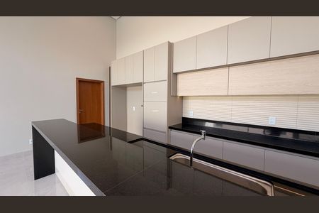 Casa à venda com 248m², 4 quartos e 4 vagas Casa à venda com 248m², 4 quartos e 4 vagasCozinha