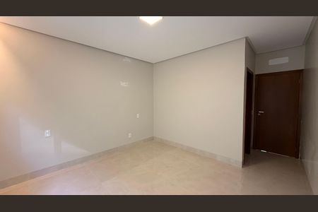 Casa à venda com 248m², 4 quartos e 4 vagas Casa à venda com 248m², 4 quartos e 4 vagasSuíte 2