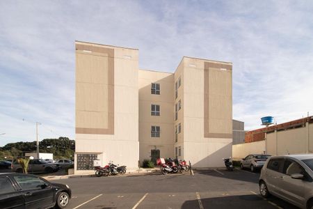 Fachada do bloco de apartamento para alugar com 2 quartos, 38m² em Umbara, Curitiba