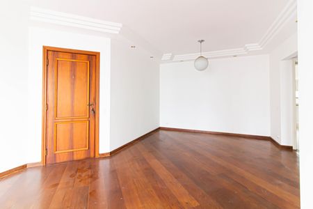 Apartamento para alugar com 130m², 3 quartos e 3 vagas Apartamento para alugar com 130m², 3 quartos e 3 vagasSala