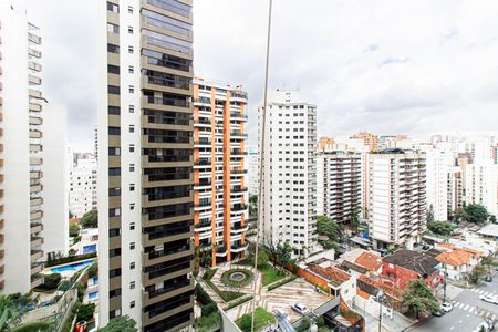 Apartamento para alugar com 130m², 3 quartos e 3 vagas Apartamento para alugar com 130m², 3 quartos e 3 vagasVaranda