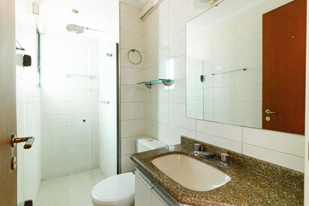 Apartamento para alugar com 130m², 3 quartos e 3 vagas Apartamento para alugar com 130m², 3 quartos e 3 vagasBanheiro da Suíte 1