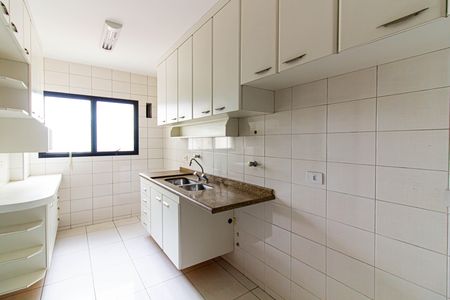 Apartamento para alugar com 130m², 3 quartos e 3 vagas Apartamento para alugar com 130m², 3 quartos e 3 vagasCozinha