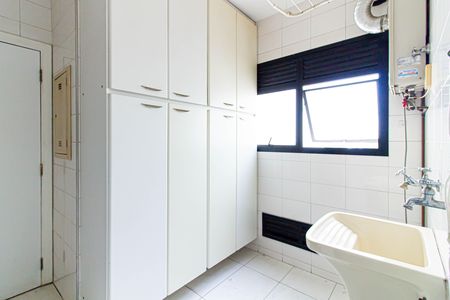 Apartamento para alugar com 130m², 3 quartos e 3 vagas Apartamento para alugar com 130m², 3 quartos e 3 vagasÁrea de Serviço