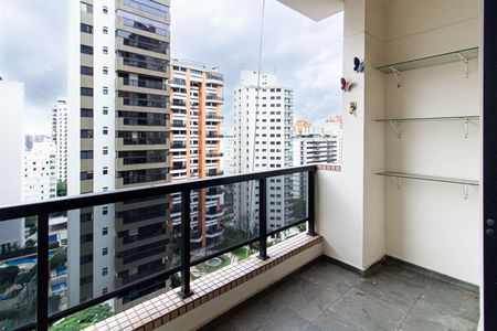 Apartamento para alugar com 130m², 3 quartos e 3 vagas Apartamento para alugar com 130m², 3 quartos e 3 vagasVaranda