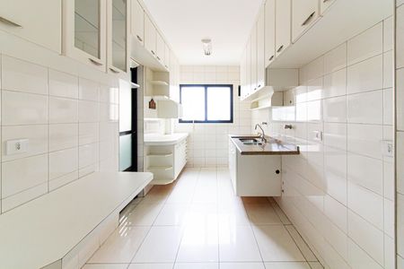 Apartamento para alugar com 130m², 3 quartos e 3 vagas Apartamento para alugar com 130m², 3 quartos e 3 vagasCozinha
