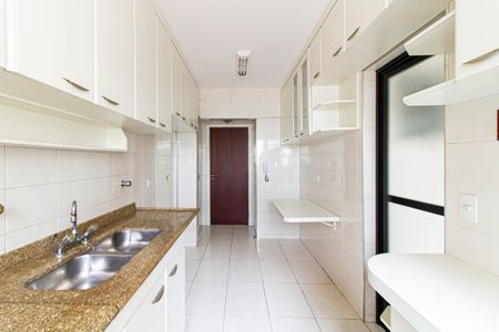 Apartamento para alugar com 130m², 3 quartos e 3 vagas Apartamento para alugar com 130m², 3 quartos e 3 vagasCozinha