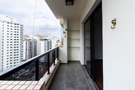 Apartamento para alugar com 130m², 3 quartos e 3 vagas Apartamento para alugar com 130m², 3 quartos e 3 vagasVaranda