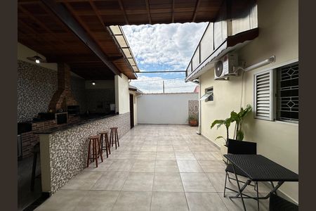 Casa de condomínio para alugar com 280m², 3 quartos e 3 vagasÁrea externa