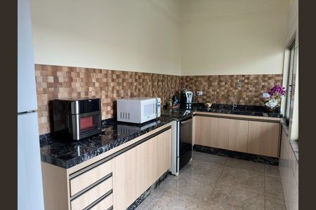 Casa de condomínio para alugar com 280m², 3 quartos e 3 vagasCozinha