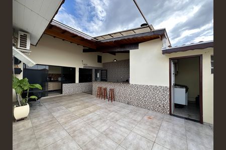 Casa de condomínio para alugar com 280m², 3 quartos e 3 vagasÁrea externa