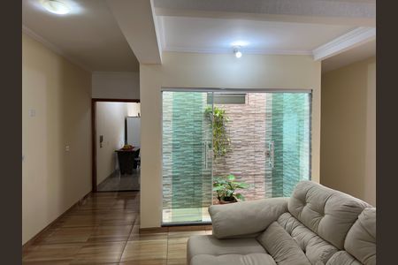 Casa de condomínio para alugar com 280m², 3 quartos e 3 vagasSala