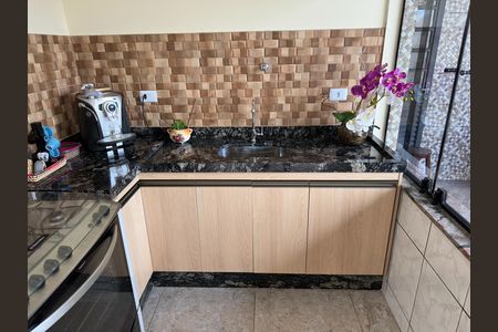 Casa de condomínio para alugar com 280m², 3 quartos e 3 vagasCozinha