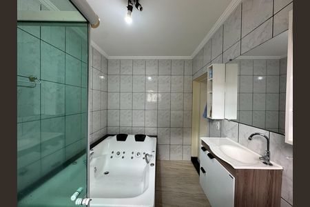 Casa de condomínio para alugar com 280m², 3 quartos e 3 vagasBanheiro da Suíte