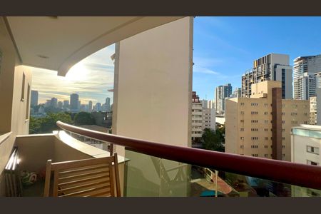 Apartamento à venda com 93m², 3 quartos e 2 vagas Apartamento à venda com 93m², 3 quartos e 2 vagasVaranda