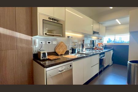 Apartamento à venda com 93m², 3 quartos e 2 vagas Apartamento à venda com 93m², 3 quartos e 2 vagasCozinha