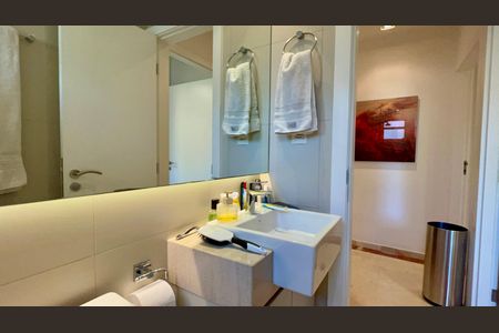 Apartamento à venda com 93m², 3 quartos e 2 vagas Apartamento à venda com 93m², 3 quartos e 2 vagasBanheiro