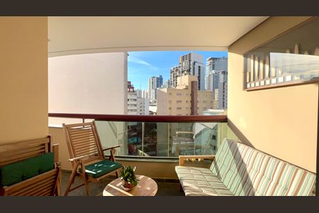 Apartamento à venda com 93m², 3 quartos e 2 vagas Apartamento à venda com 93m², 3 quartos e 2 vagasVaranda