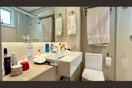 Apartamento à venda com 93m², 3 quartos e 2 vagas Apartamento à venda com 93m², 3 quartos e 2 vagasBanheiro da Suíte
