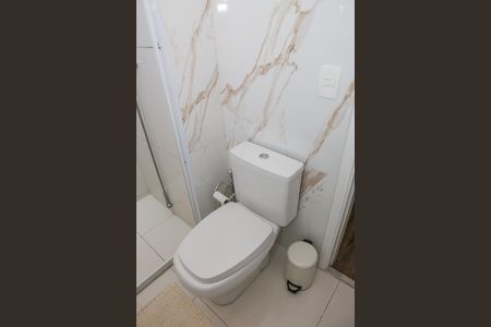 Apartamento à venda com 101m², 2 quartos e 2 vagas Apartamento à venda com 101m², 2 quartos e 2 vagasBanheiro da Suíte 1