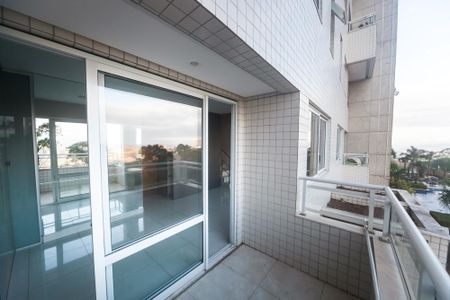 Apartamento à venda com 77m², 2 quartos e 2 vagas Apartamento à venda com 77m², 2 quartos e 2 vagasVaranda da Sala