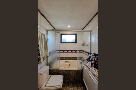 Apartamento à venda com 396m², 4 quartos e 5 vagas Apartamento à venda com 396m², 4 quartos e 5 vagasBanheiro da Suíte 4