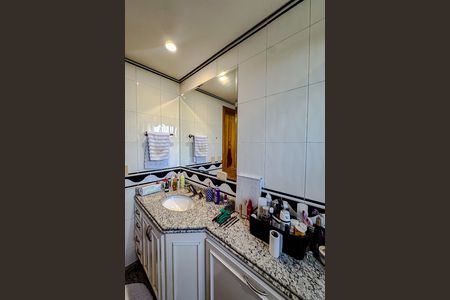 Apartamento à venda com 396m², 4 quartos e 5 vagas Apartamento à venda com 396m², 4 quartos e 5 vagasBanheiro da Suíte 2