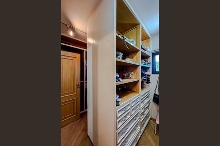 Apartamento à venda com 396m², 4 quartos e 5 vagas Apartamento à venda com 396m², 4 quartos e 5 vagasQuarto 1 - Suíte