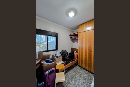 Apartamento à venda com 396m², 4 quartos e 5 vagas Apartamento à venda com 396m², 4 quartos e 5 vagasQuarto de Serviço 2