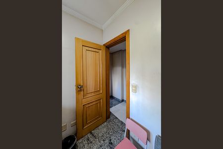 Apartamento à venda com 396m², 4 quartos e 5 vagas Apartamento à venda com 396m², 4 quartos e 5 vagasQuarto de Serviço