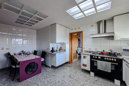 Apartamento à venda com 396m², 4 quartos e 5 vagas Apartamento à venda com 396m², 4 quartos e 5 vagasCozinha
