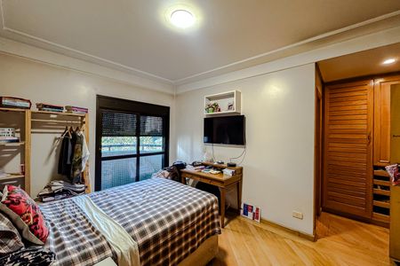 Apartamento à venda com 396m², 4 quartos e 5 vagas Apartamento à venda com 396m², 4 quartos e 5 vagasQuarto 3 - Suíte