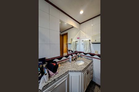 Apartamento à venda com 396m², 4 quartos e 5 vagas Apartamento à venda com 396m², 4 quartos e 5 vagasBanheiro da Suíte 4