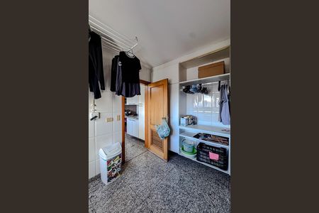 Apartamento à venda com 396m², 4 quartos e 5 vagas Apartamento à venda com 396m², 4 quartos e 5 vagasÁrea de Serviço