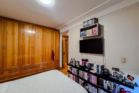 Apartamento à venda com 396m², 4 quartos e 5 vagas Apartamento à venda com 396m², 4 quartos e 5 vagasQuarto 2 - Suíte